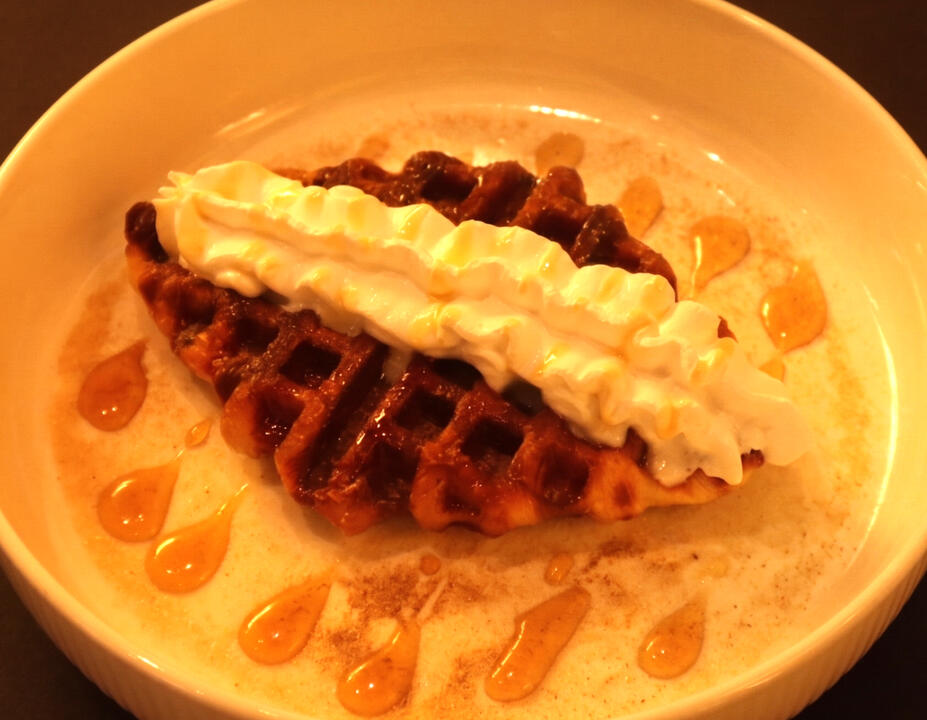 Cinnamon Cream Croffle